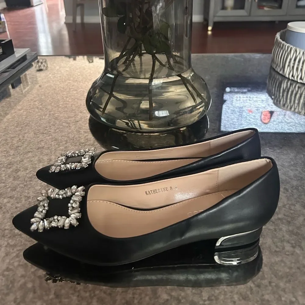 Berness Katherine Pointy Toe Flats